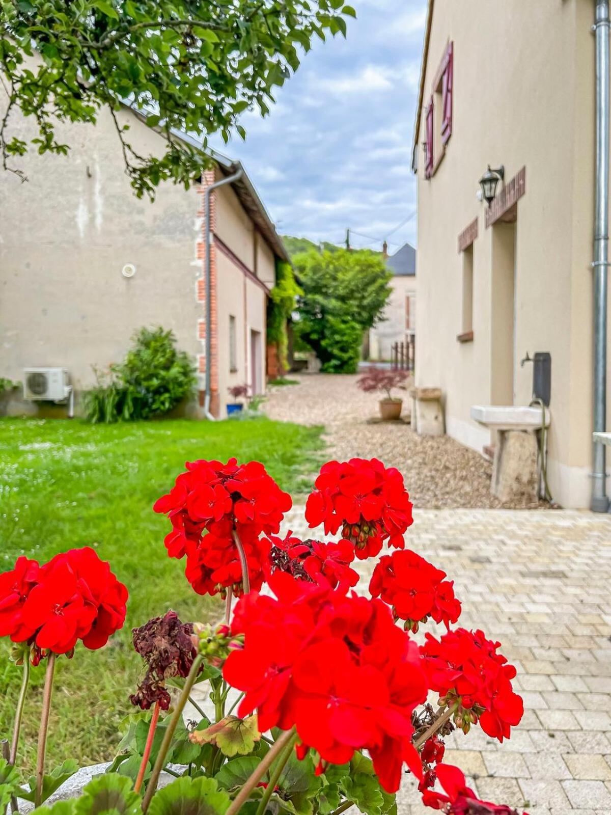 Maison du bord de l’étang Jars Esterno foto