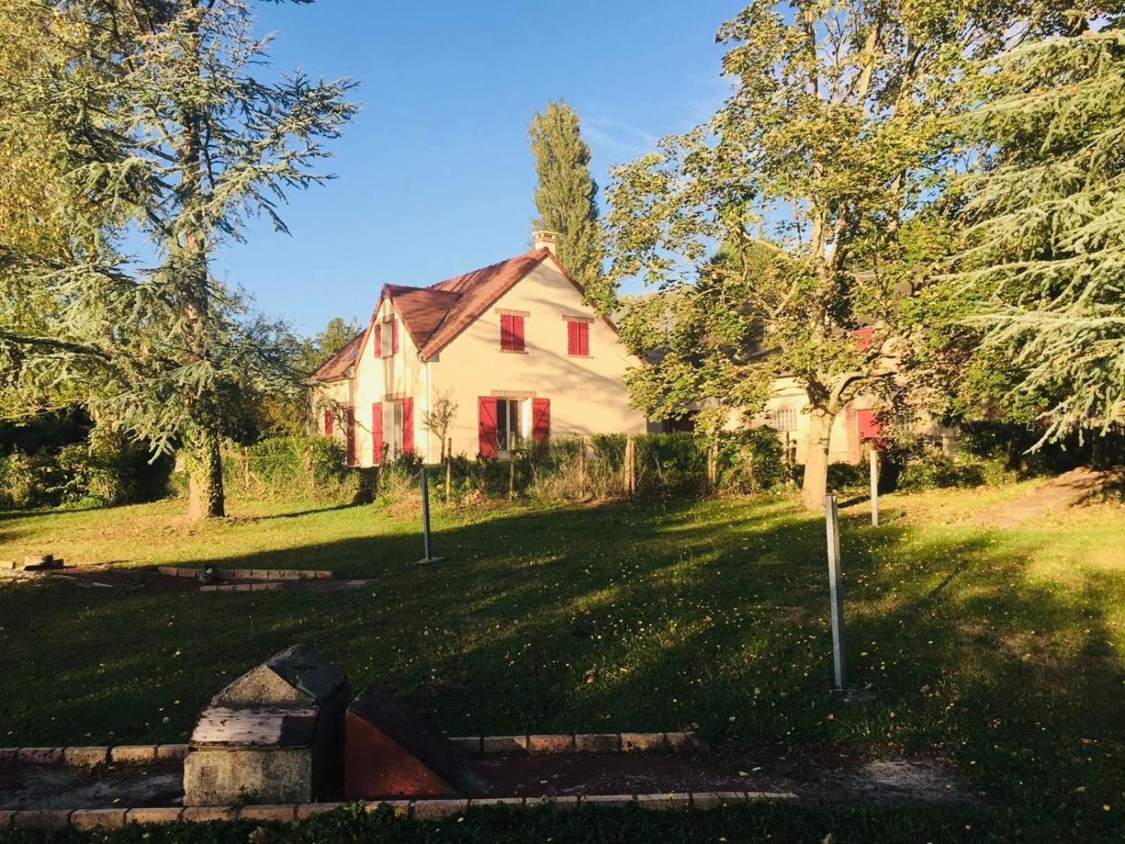 Maison du bord de l’étang Jars Esterno foto